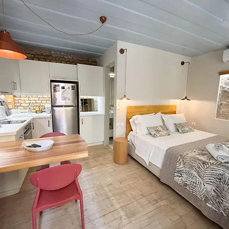 Kukuvayia's Nest-centre Old Town Corfu *