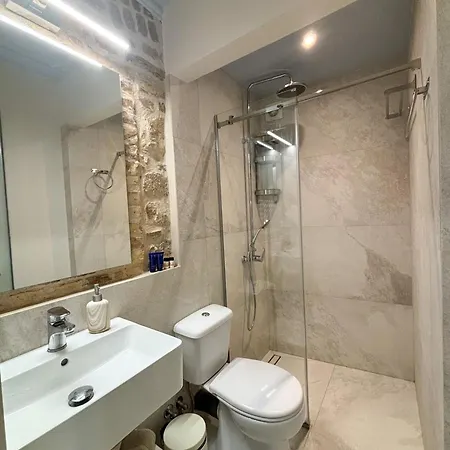 Kukuvayia's Nest-centre Old Town Corfu Apartment *